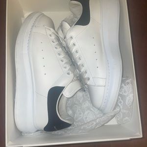 Alexander McQueen Sz 38 1/2 White/Black